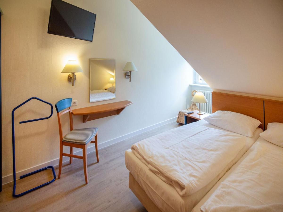 Komfort Mit 1 Schlafzimmer Und Balkon Im Dachgeschoss 023 *